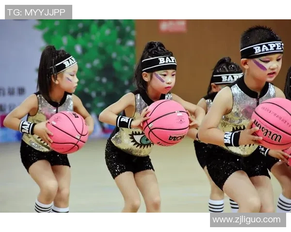 小小篮球明星闪耀幼儿园赛场展现无限潜能与活力